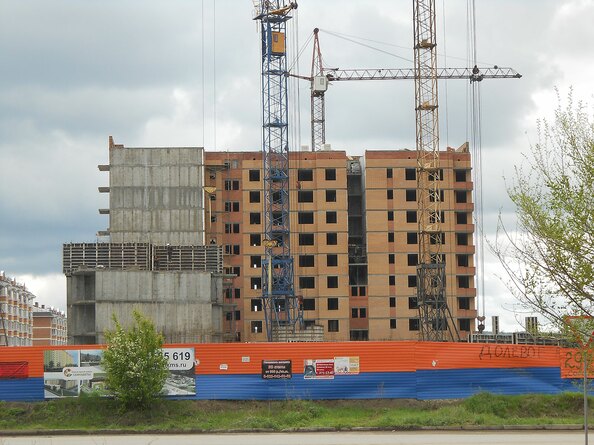 Ход строительства 31 мая 2013, секции 10-13, вид с ул. Ленинского комсомола