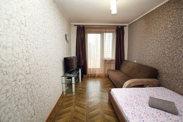 
  Сдам посуточно в аренду 1-комнатную квартиру, 37 м², Красноярск

. Фото 5.