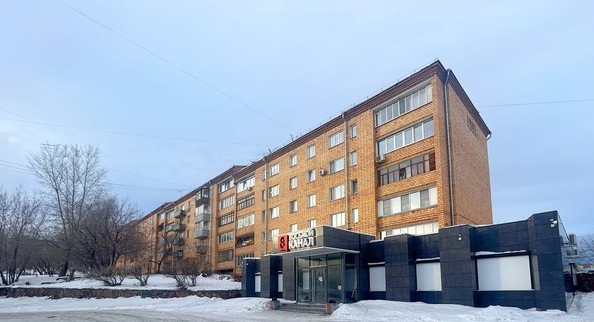 
   Продам 3-комнатную, 62.9 м², Крупской ул, 28а

. Фото 1.
