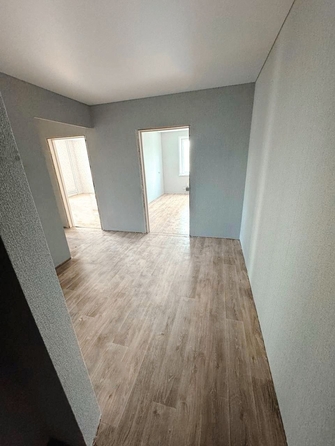 
   Продам 2-комнатную, 54 м², 60 лет образования СССР пр-кт, 54

. Фото 1.