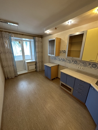 
   Продам 3-комнатную, 70 м², Мирошниченко ул, 5

. Фото 2.