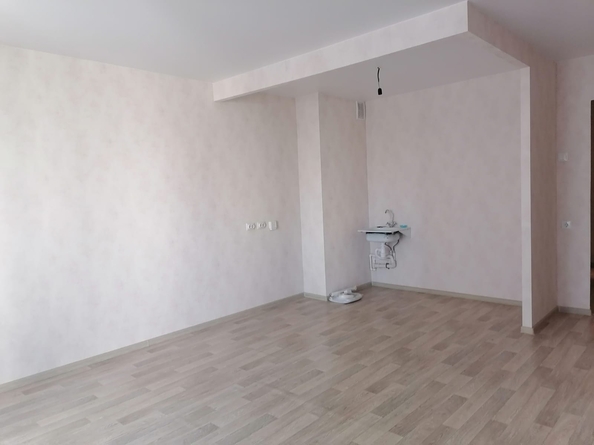 
   Продам 1-комнатную, 38.5 м², Белый квартал на Спандаряна, 2

. Фото 6.