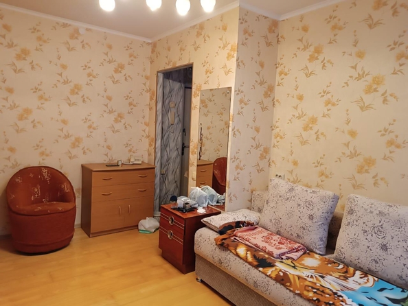 
   Продам 1-комнатную, 21.2 м², Шахтеров ул, 12

. Фото 3.