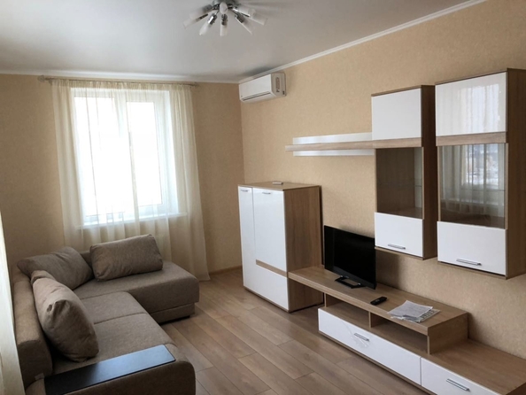 
  Сдам в аренду 1-комнатную квартиру, 37 м², Норильск

. Фото 2.