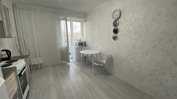 
  Продам 1-комн. квартиру, 42 м², Куйбышева ул, д. 97г
. Фото 1.