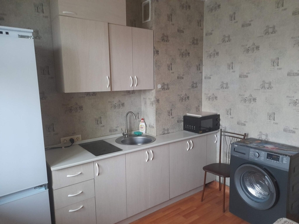 
  Сдам в аренду 1-комнатную квартиру, 40.1 м², Красноярск

. Фото 1.