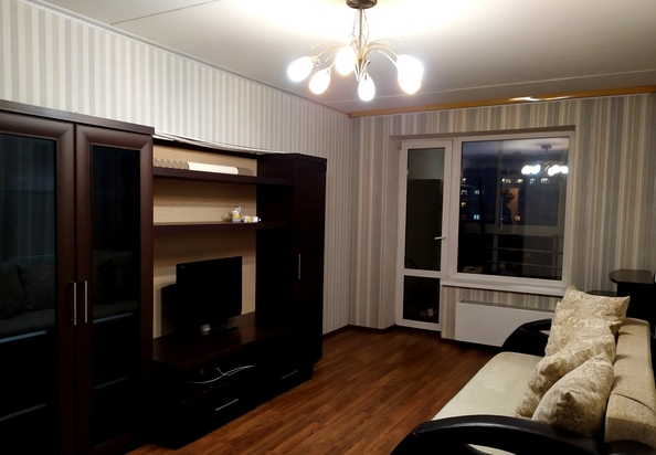 
  Сдам в аренду 1-комнатную квартиру, 36 м², Ачинск

. Фото 1.