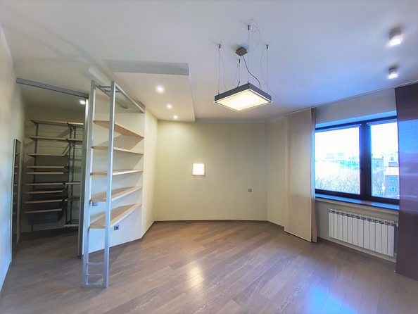 
   Продам 3-комнатную, 147 м², Мира пр-кт, 105д

. Фото 9.