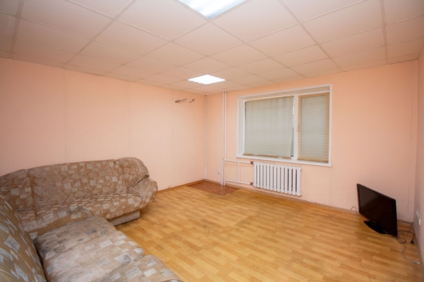
   Продам 2-комнатную, 55.1 м², Парижской Коммуны ул, 42а

. Фото 1.