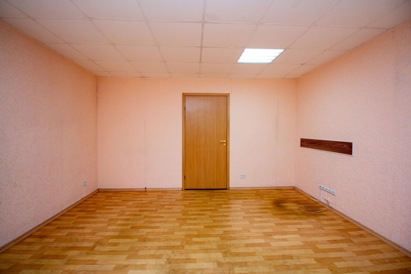 
   Продам 2-комнатную, 55.1 м², Парижской Коммуны ул, 42а

. Фото 3.