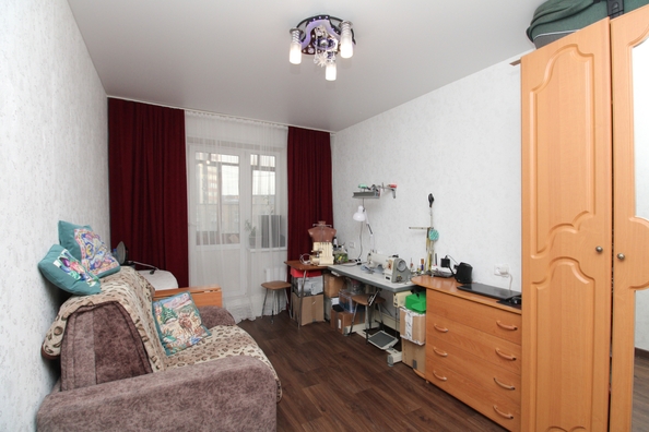 
   Продам 3-комнатную, 60.1 м², Республики ул, 49

. Фото 4.