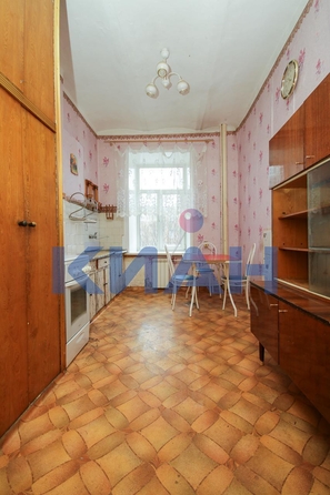 
   Продам 2-комнатную, 79.1 м², Малиновского ул, 8

. Фото 2.