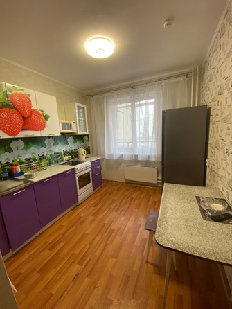 
  Сдам в аренду 1-комнатную квартиру, 40.6 м², Красноярск

. Фото 1.