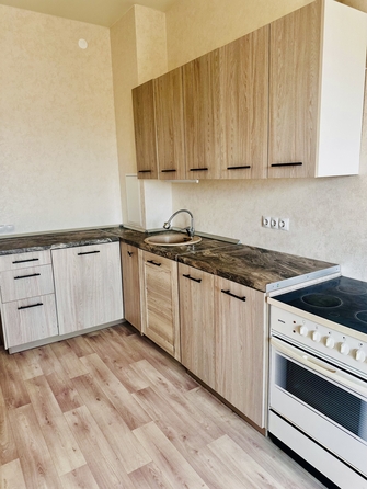 
  Сдам 1-комн. квартиру, 40 м², 78 Добровольческой бригады ул, д. 26
. Фото 1.