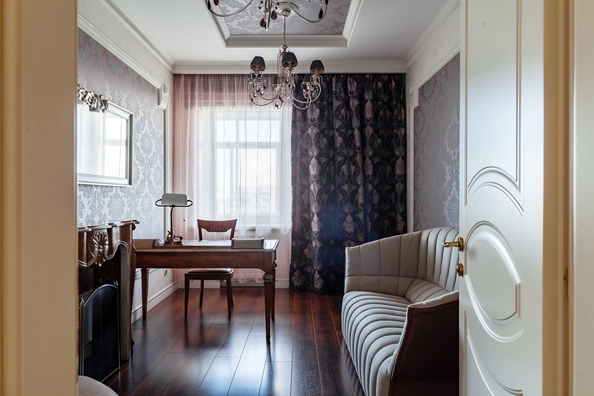 
  Продается 4-комн. квартира, 147 м², Менжинского ул, д. 10д
. Фото 2.