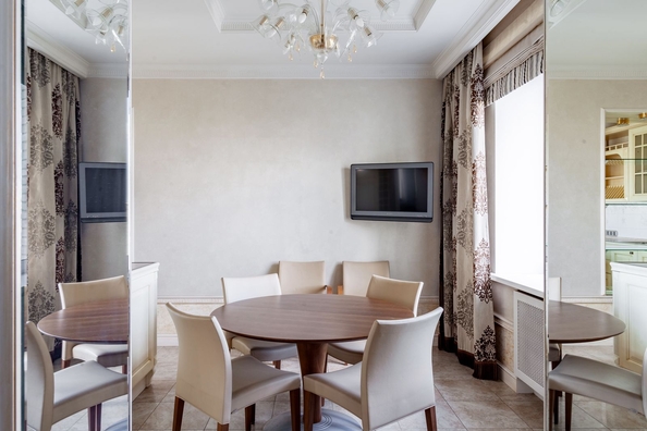 
  Продается 4-комн. квартира, 147 м², Менжинского ул, д. 10д
. Фото 5.