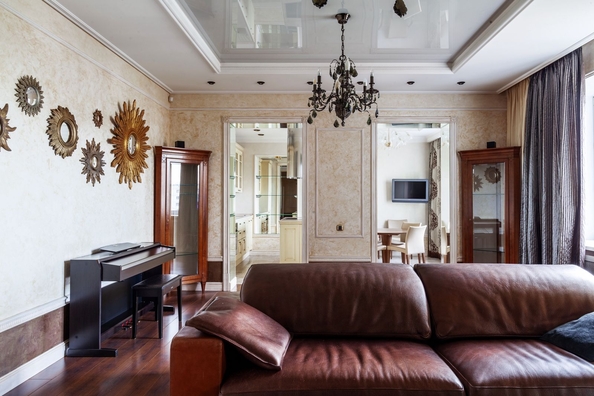 
  Продается 4-комн. квартира, 147 м², Менжинского ул, д. 10д
. Фото 10.