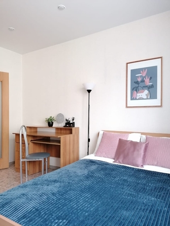 
  Сдам посуточно 1-комн. квартиру, 42 м², Авиаторов ул, д. 68
. Фото 2.