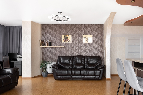 
  Продам 4-комн. квартиру 125 м², в ЖК Белые Росы, дом 1. Фото 3.