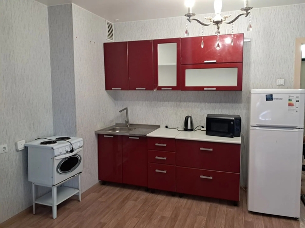 
  Сдам 1-комн. квартиру 32 м². Фото 1.