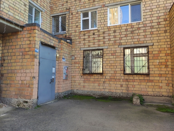 
  Продам 3-комн. квартиру 66.8 м². Фото 32.