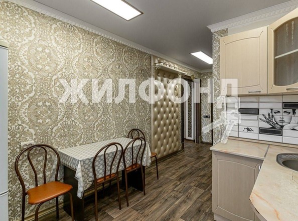 
   Продам 3-комнатную, 70.5 м², Малахова ул, 101

. Фото 9.