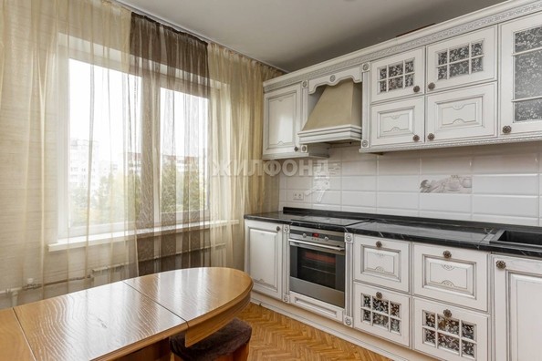 
   Продам 4-комнатную, 81.9 м², Шумакова ул, 53

. Фото 1.