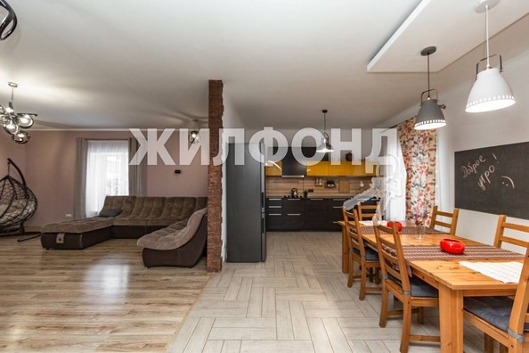 
   Продам дом, 300 м², Барнаул

. Фото 2.
