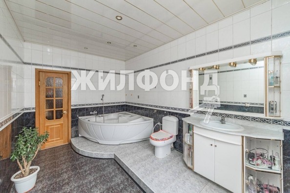 
   Продам дом, 408 м², Барнаул

. Фото 13.