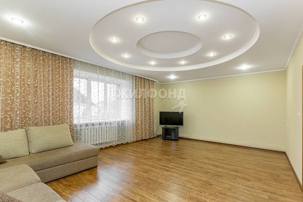 
   Продам дом, 295.9 м², Барнаул

. Фото 5.