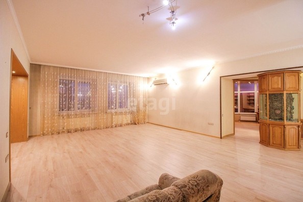 
   Продам 4-комнатную, 200 м², Комсомольский пр-кт, 40

. Фото 12.