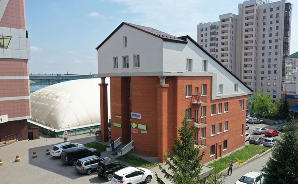 
   Продам помещение свободного назначения, 1200 м², Геблера пер, 33

. Фото 2.