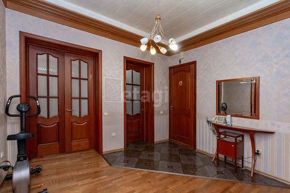 
   Продам 4-комнатную, 126 м², Социалистический пр-кт, 38

. Фото 2.