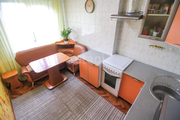 
   Продам 2-комнатную, 43.7 м², Антона Петрова ул, 152

. Фото 2.