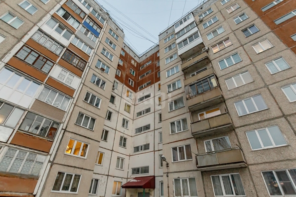 
   Продам 3-комнатную, 63.7 м², Солнечная Поляна ул, 45

. Фото 3.