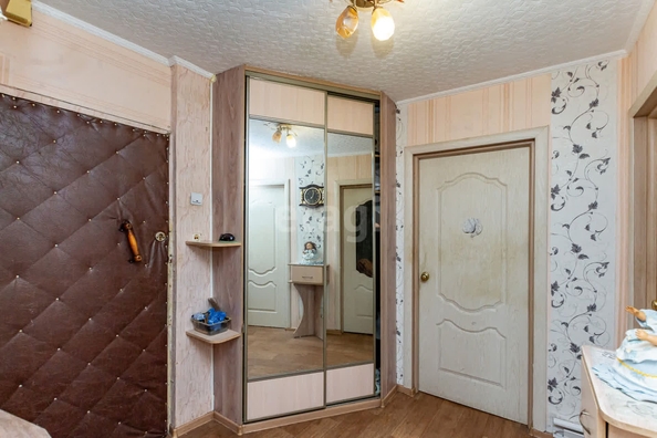 
   Продам 3-комнатную, 62 м², Юрина ул, 222

. Фото 8.