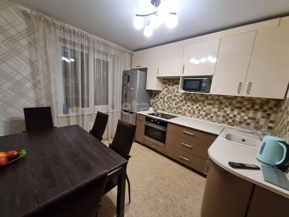 
   Продам 2-комнатную, 56 м², Сизова ул, 10А

. Фото 4.