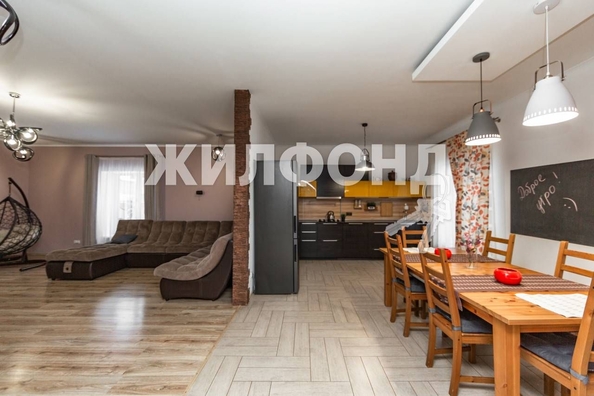 
   Продам дом, 300 м², Барнаул

. Фото 9.