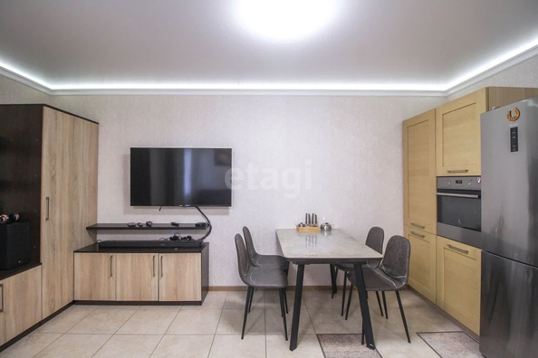 
   Продам 4-комнатную, 100 м², Новгородская ул, 26

. Фото 1.