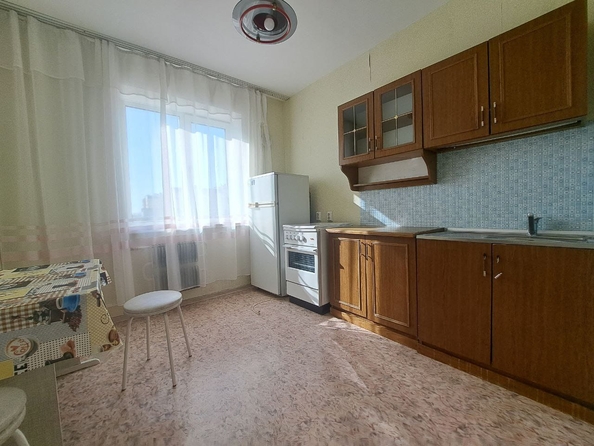 
   Продам 1-комнатную, 43 м², Сергея Семенова ул, 17

. Фото 5.