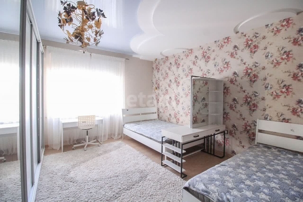 
   Продам 4-комнатную, 188 м², Змеиногорский тракт, 102/19

. Фото 4.