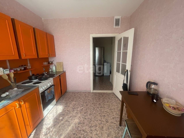 
   Продам 1-комнатную, 43 м², Лазурная ул, 52

. Фото 2.