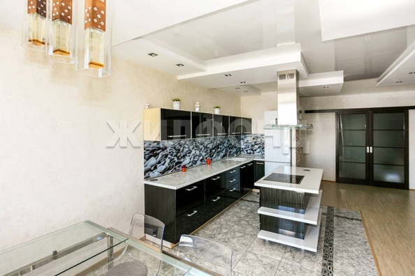 
  Продается 3-комн. квартира, 111.3 м², Приречная ул
. Фото 4.