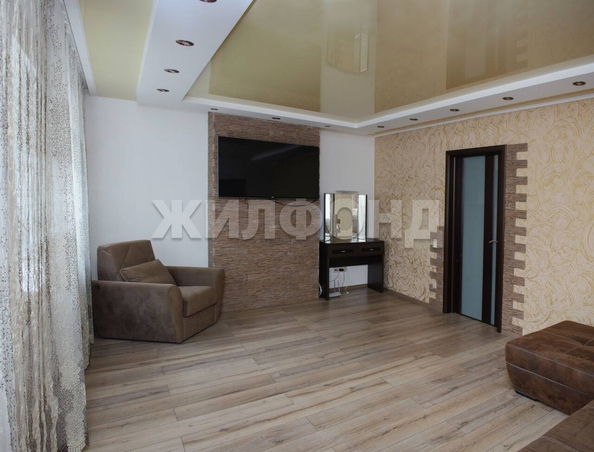 
  Продается 2-комн. квартира, 61.6 м², Попова ул, д. 100
. Фото 8.