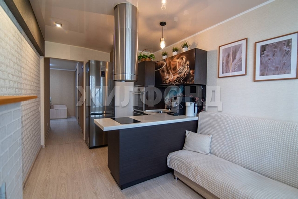 
  Продается 2-комн. квартира, 69.7 м², Малахова ул, д. 158
. Фото 6.