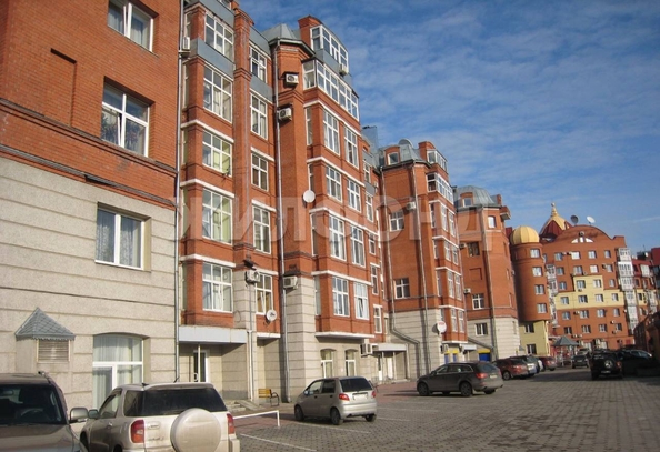 
  Продается 4-комн. квартира, 213.3 м², Партизанская ул, д. 83
. Фото 8.