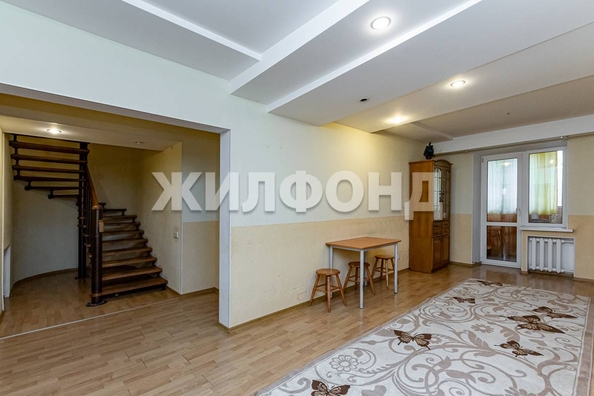 
  Продается 4-комн. квартира, 217.6 м², Попова ул, д. 98а
. Фото 2.