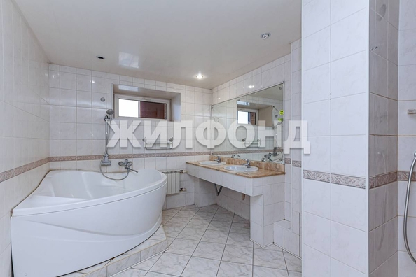 
  Продается 4-комн. квартира, 217.6 м², Попова ул, д. 98а
. Фото 15.