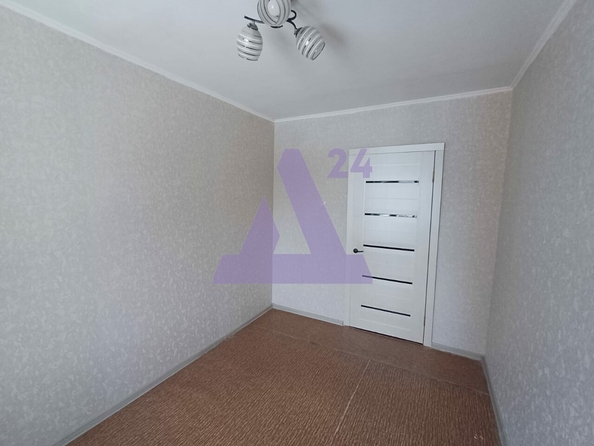 
  Продается 3-комн. квартира, 62 м², Лазурная ул, д. 24
. Фото 8.