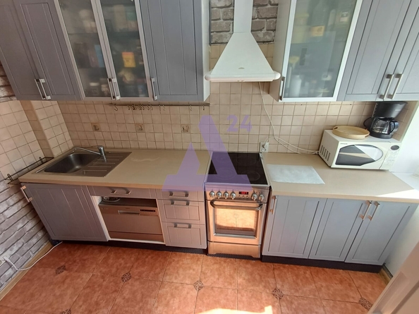
  Продается 3-комн. квартира, 58.4 м², Шумакова ул, д. 52
. Фото 9.